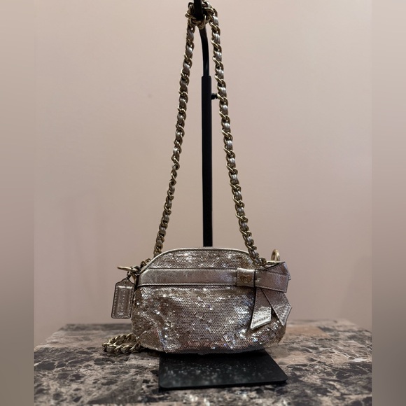 ❌RESERVED❌Coach Poppy Sequin Bow Gold Crossbody Bag - Picture 2 of 12